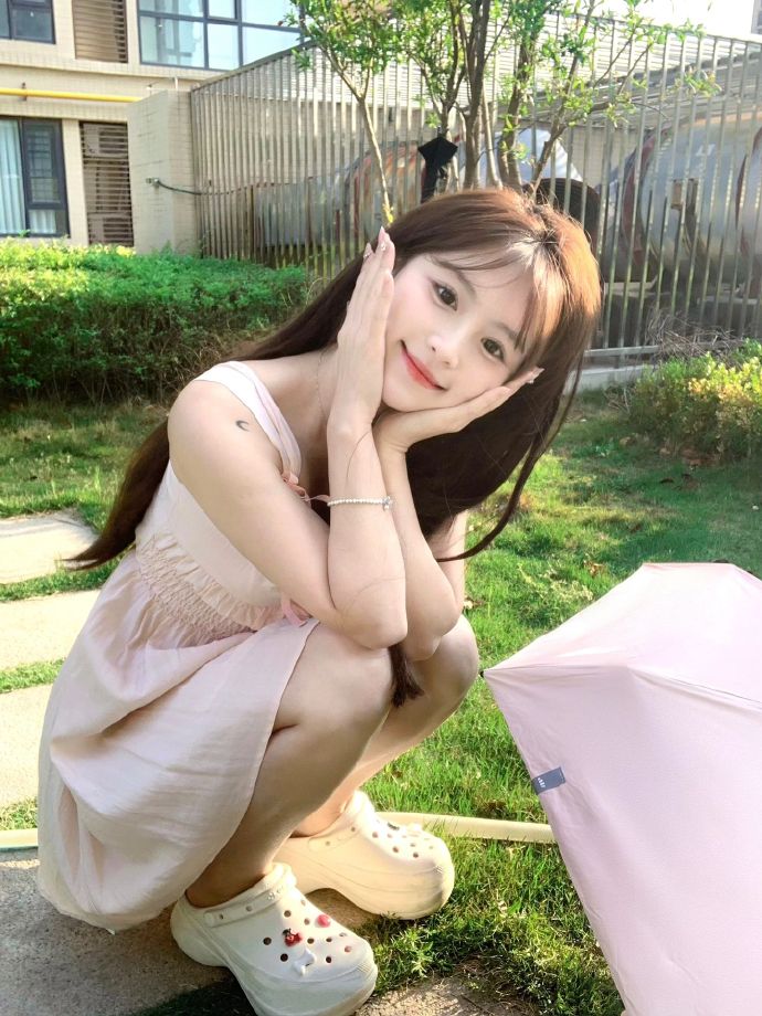 药屋少女的呢喃 封面